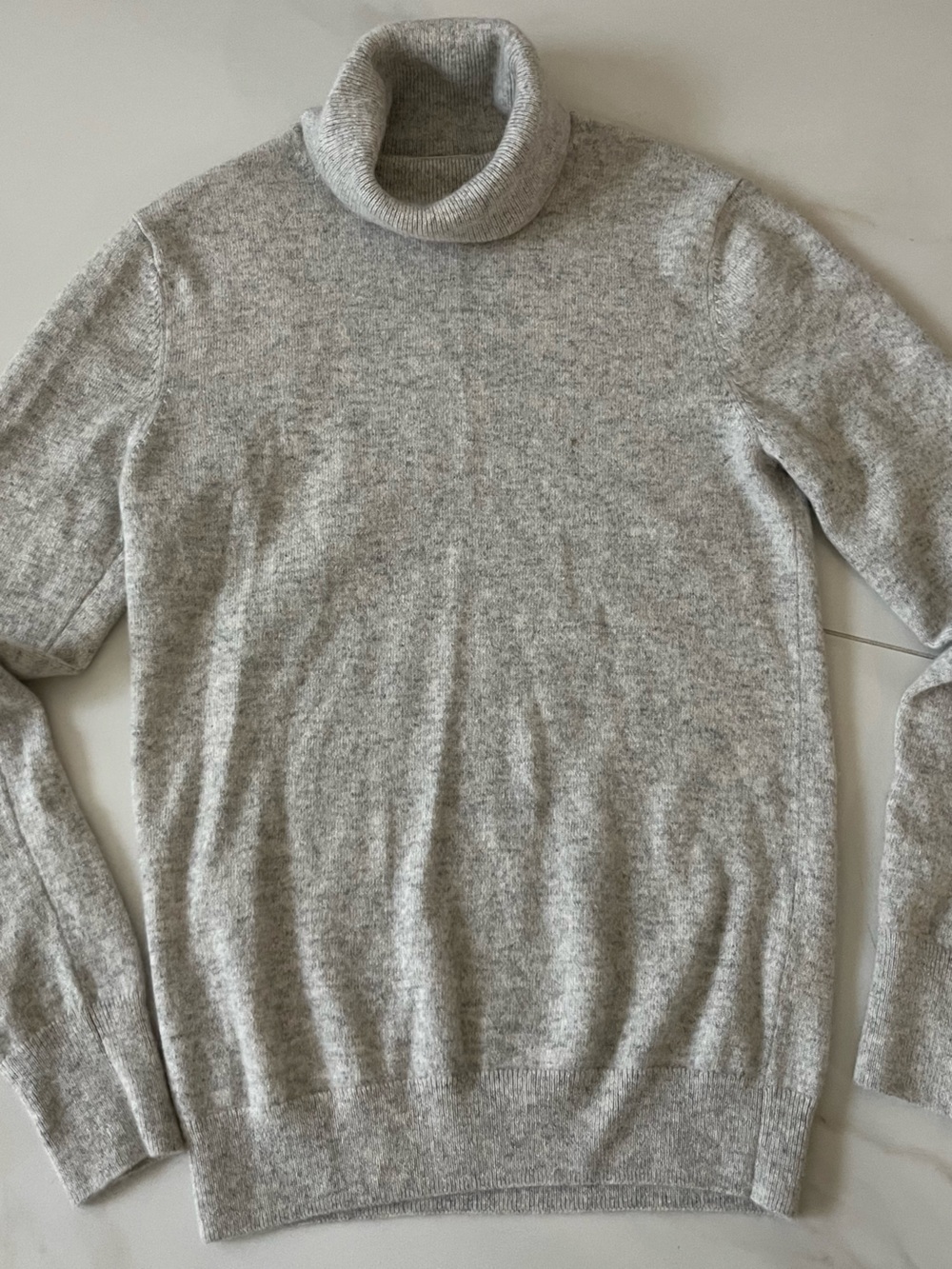 Orvis 100% cashmere Women's Light Gray Turtleneck Sweater small - Picture 3 of 8